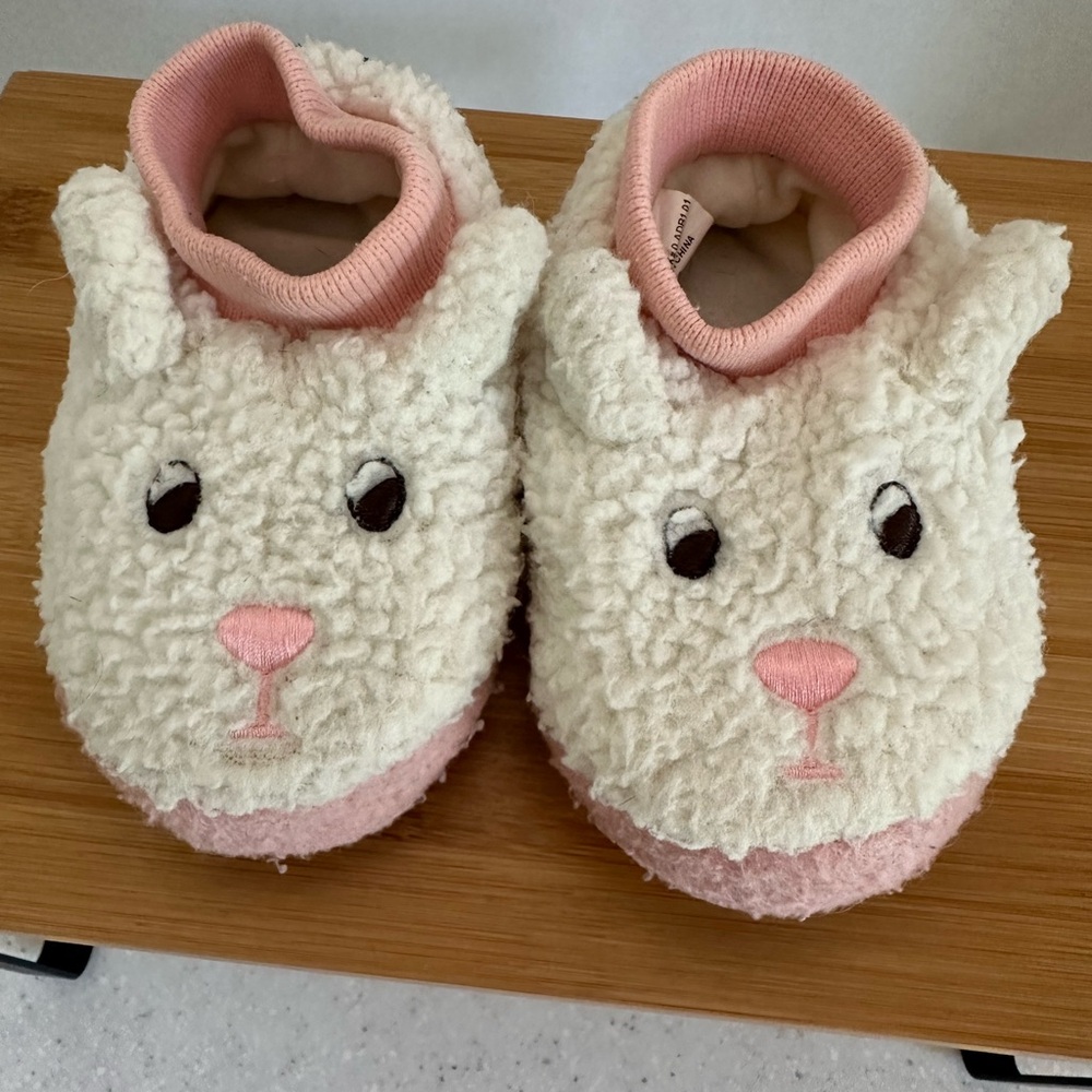 COPY - L.L.Bean Toddler Size 3/4 Animal Paws Slippers. White & Pink Bunny!